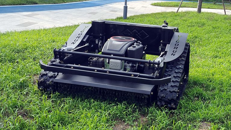 wireless mowing robot with best price for sale in China