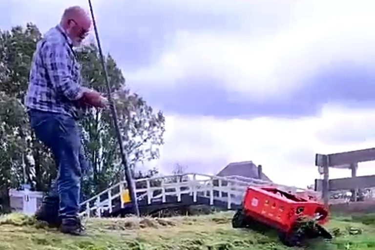 remote operated grass cutter lawn mower, remote controlled robot remote control lawn mower