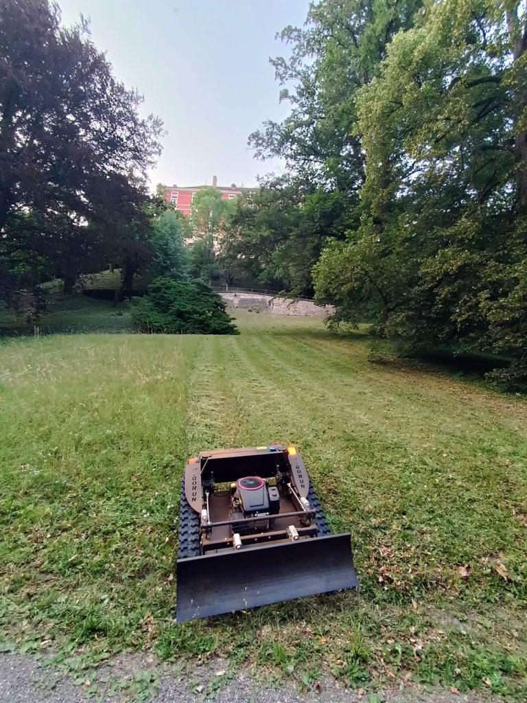 best quality RC steep slope mower made in China