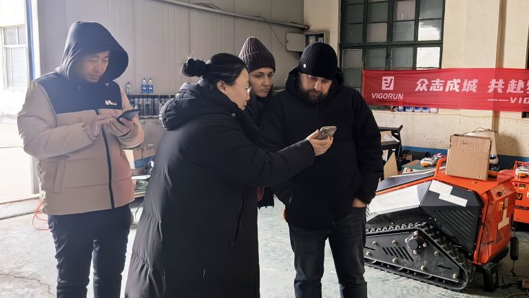 Russian Client Visits Vigorun Tech for In-Depth Product Inspection